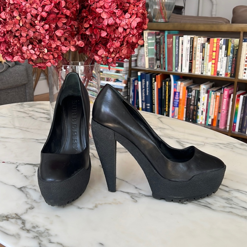 BURBERRY leather pumps 5.5” w/ 2” platform — almond toe, waterproof with treads!